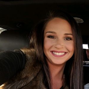 Meet your Posher, Angelica